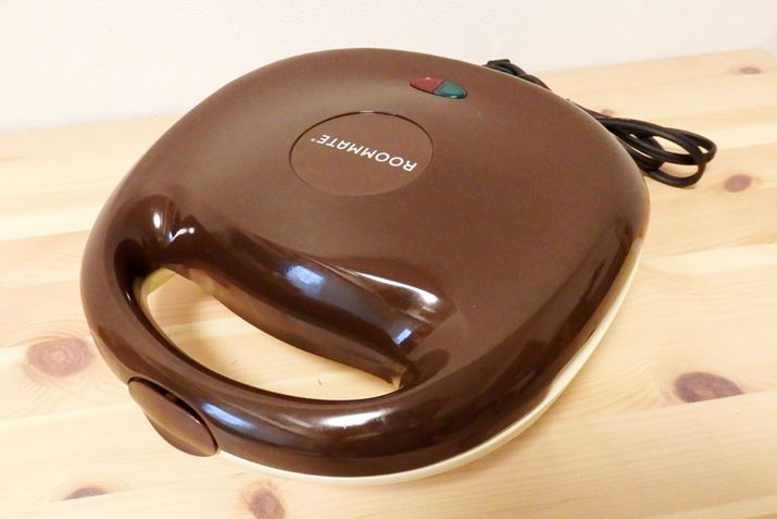 �T�C�Y��24.8�i���j×24.4�i�����j×9.8�i���s�jcm�B�c�u�����ł���̂ŁA���[�ꏊ�ɍ��邱�Ƃ͂Ȃ�����