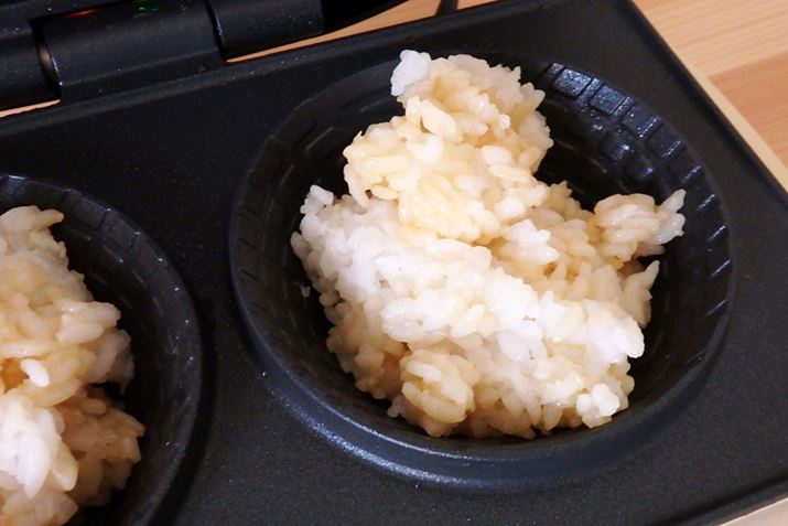 ���͂�͌^�̒��ɂ܂�ׂ�Ȃ��L���Ă��܂��񂪁A���܂��J�b�v�ɂȂ�̂ł��傤��