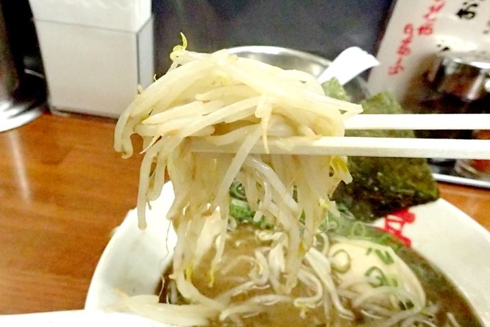 [̐^񒆂ɂ́Ałׂ₵BԂoĂVLVLŁAƂĂANZgɂȂ܂