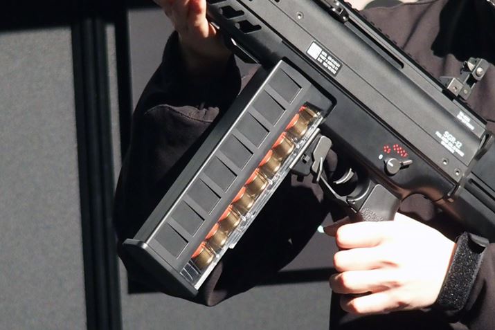 �t���̃n�[�t�X�P���g���}�K�W���B�V���b�g�V�F�����ނ��o���ɂȂ����悤�ȃf�U�C���������I��