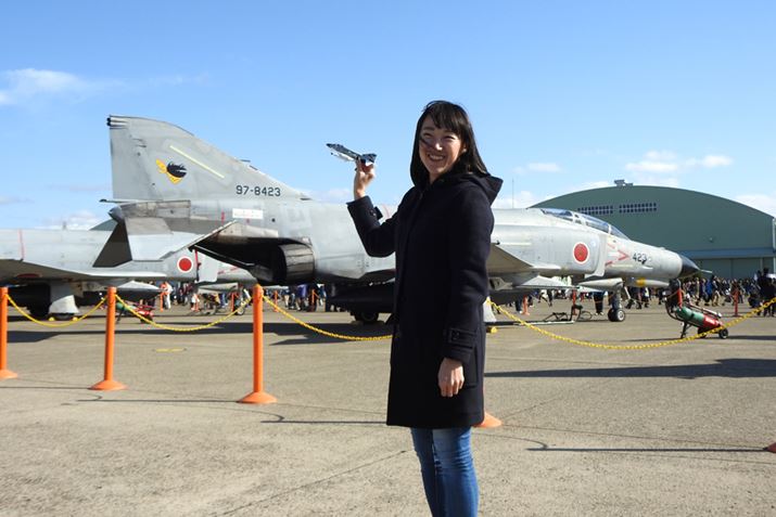 ������͑�301��s����F-4�B�����͑��݊�����܂�