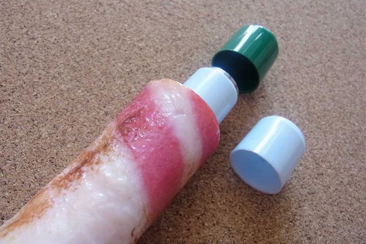 ��p�̃O���[���̃L���b�v���t�����Ă���̂ŁA��������g���܂�