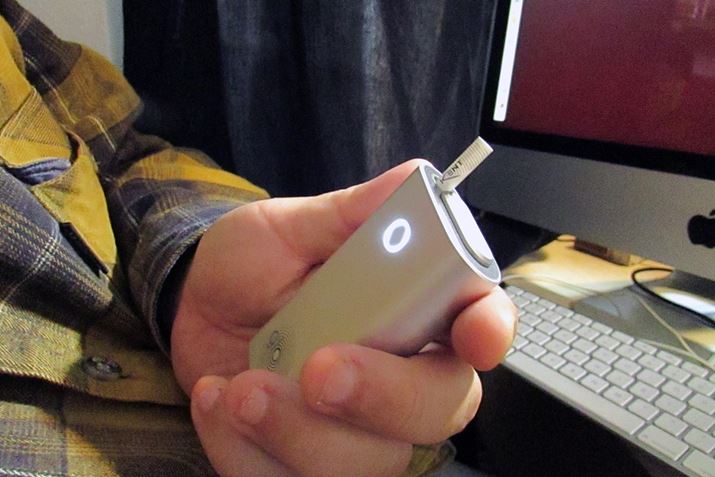 N{^LEDuMac Book Airv̔wʃŜ悤ɂڂƌƂĂ