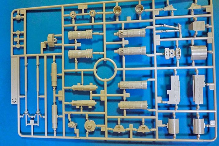 Lbg̓p[cȂyɑgݗĂ܂