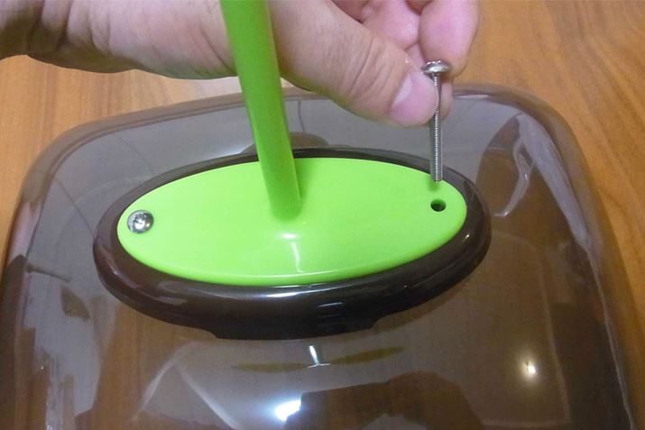 Jo[ɊCt[hiF̕ijƎ悹āAɃrX}܂