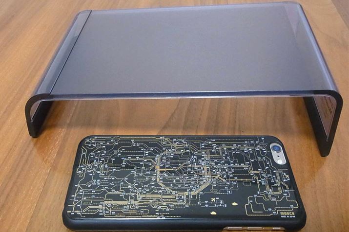 a@230mmȂ̂ŁAL[{[h͂̐@Ɏ܂Kv܂iʐ^iPhone6PLUSj