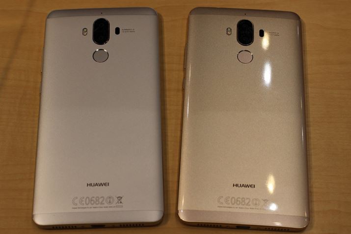 J[oG[V́A[CgVo[iʐ^jƁAVpS[hiʐ^Ej2