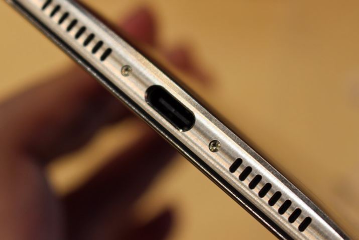 USB Type-C|[gʂɓځBp[dƑgݍ킹邱ƂŁA}[d\