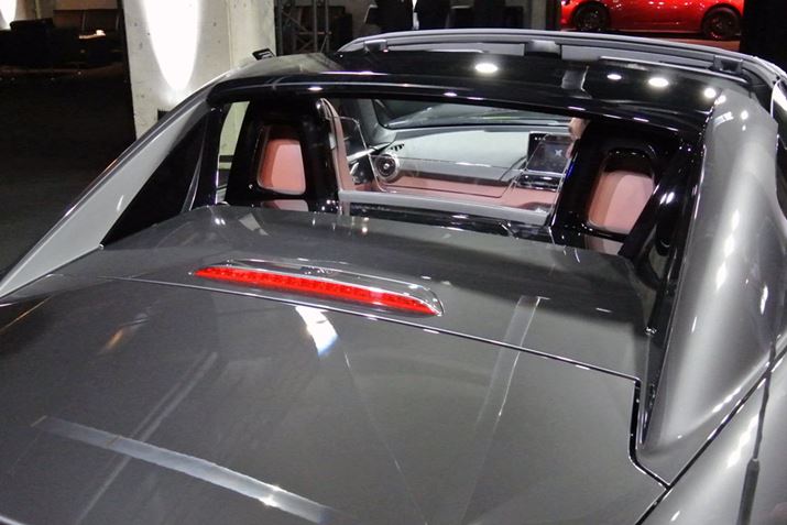 obNEChÉA~bhVbvX|[cJ[̂悤ɒglobNX^C