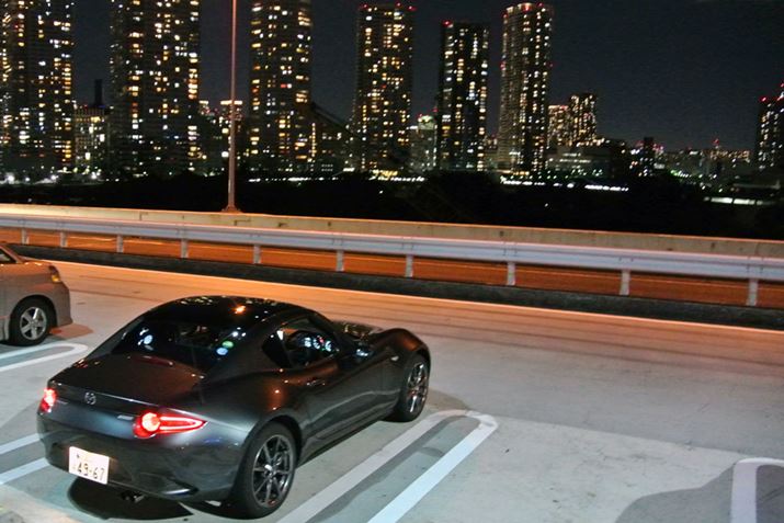 ͖̓p݃GAōsꂽB͍̂؎dluVSvO[hATf