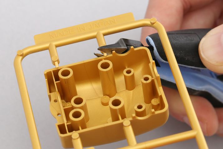 jbp[gāA2ɕăJbg܂B1ڂ̓Q[g̉Jbg܂