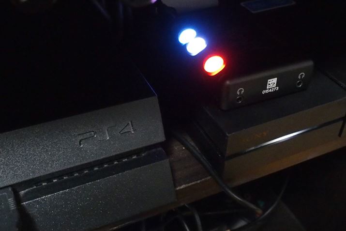 PS4MojoڑĂƂBłPS VR̃jbg̏オʒuɂȂĂ