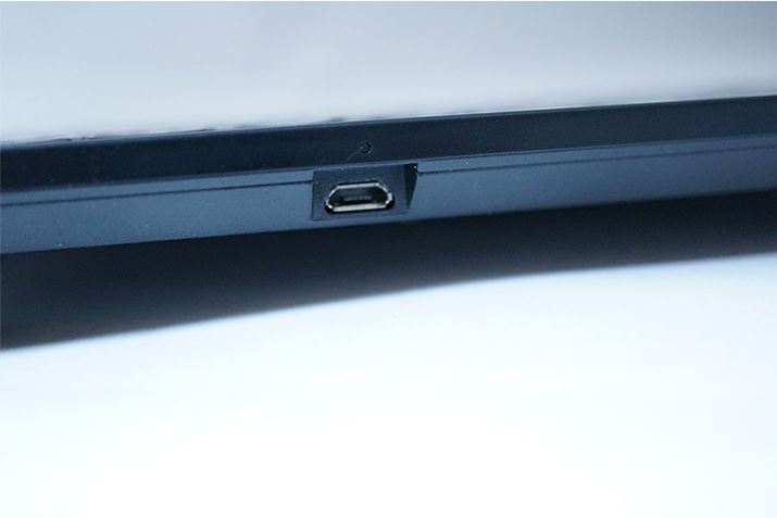 microUSBŏ[d\Ȃ߁ASCXŎgp\