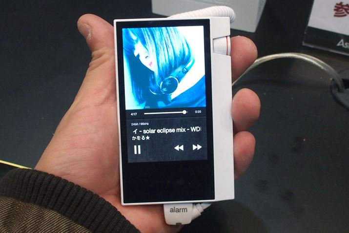 zCgJ[̃~[WzCgB{[̐ԂANZg