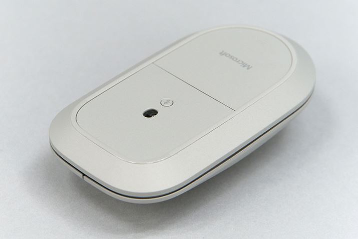 FgBlueTrackeNmW[̗pA߂̑e؍ނ̕\ʂJ[ybg̏łpł