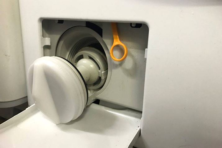 h⊣@\̏c^@̊tB^[rtB^[AOĂ􂢂܂