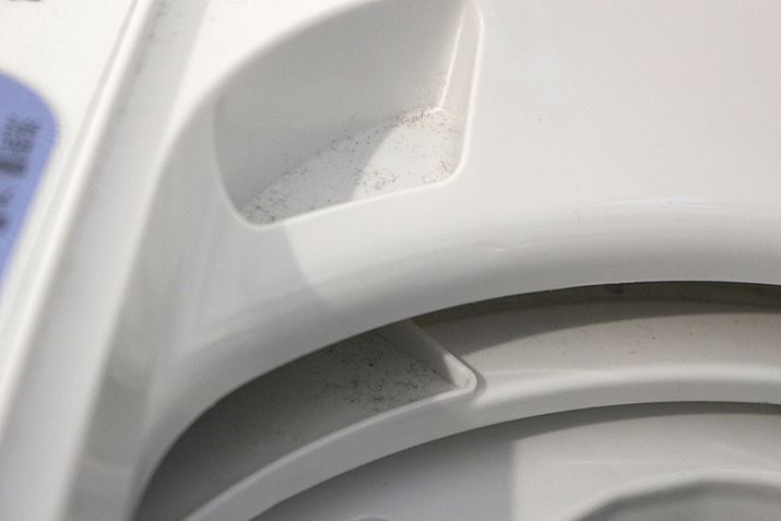 ʕ󑅂̃t`ɉꂪB̉A󕨂ɕt\邻ł