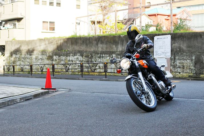 �n���h�����O�͌y���ŁA�������ʂȑ�����ӎ����邱�ƂȂ��J�[�u���Ȃ����