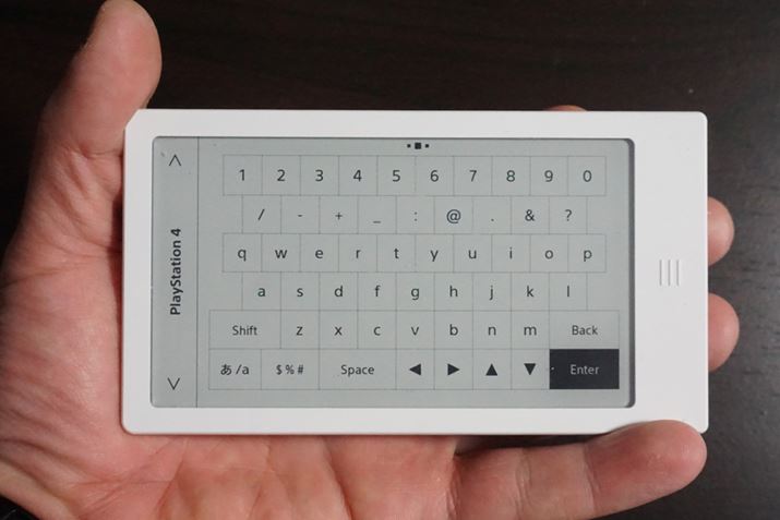 �Ή���Bluetooth�@��ƃy�A�����O����ƁA�ʐ^�̂悤�ȃL�[�{�[�h��ʂ��g���ăL�[���͂��s����