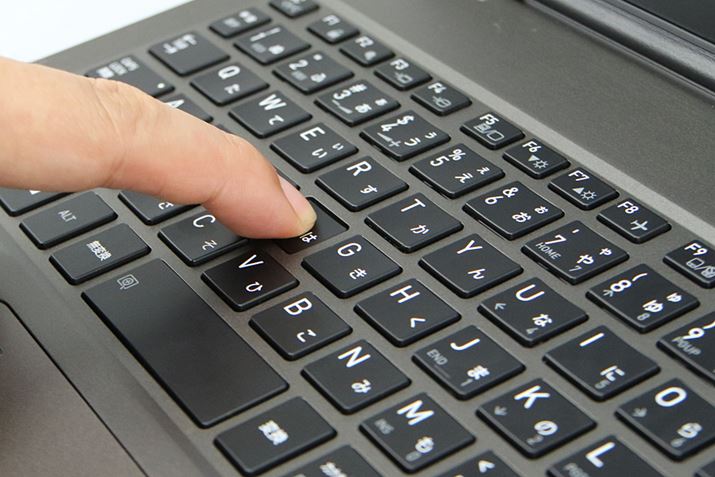 1.5mm̃L[Xg[NmہBL[gbv̒0.2mm̂ւ݂݂邱ƂŁAw悪L[ɃtBbg