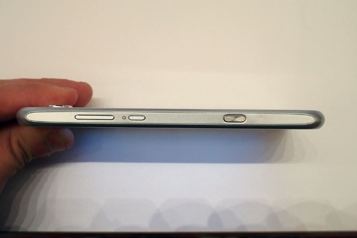 {̑ʂɃJ̃Vb^[{^pӂĂAƍ\ĎBeł