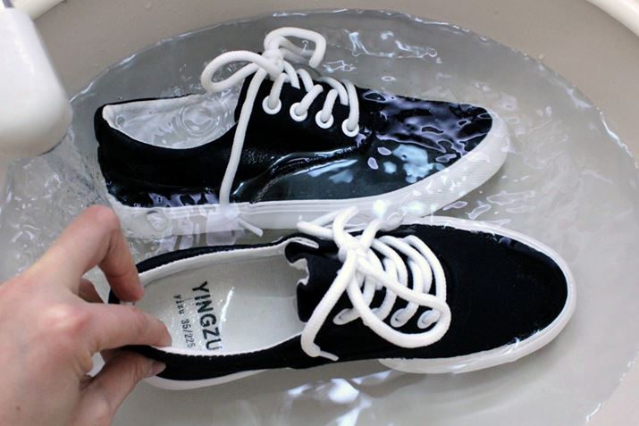 Ȃv؂ăXj[J[G炵Ă݂܂BȍJ̒Ăݒł