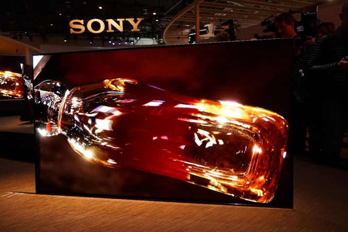 �����̕\���ƂƂ��ɉ�ʑS�̂��X�s�[�J�[�ɂȂ�\��������