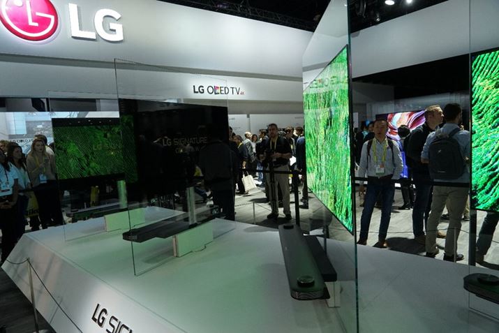 �ݒu���A�`���炵�ĕʊi�̑��݂������uLG OLED W�v