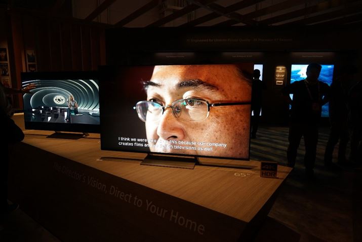 �uSlimBacklight +�v���ڂ́uBRAVIA X93E�v�V���[�Y