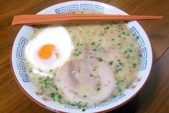 M҂͂̂悤ɋʎq܂BɁAʂɎŝ̃`[V[܂