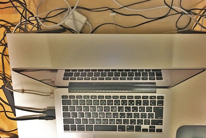 ����Ȃӂ��ɂ����Ⴒ����̃P�[�u�������ɎU��΂��Ă���l�A�M�҈ȊO�ɂ������񂶂�Ȃ��ł��傤��