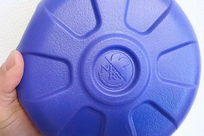 1.8kgv[g̐^񒆂ɂ́uNERVv̕