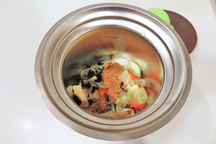 ݂`̋ApbNA݂ZbgB̂܂܂ƍdHނ͂炩߃WȂǂŉMĂ܂