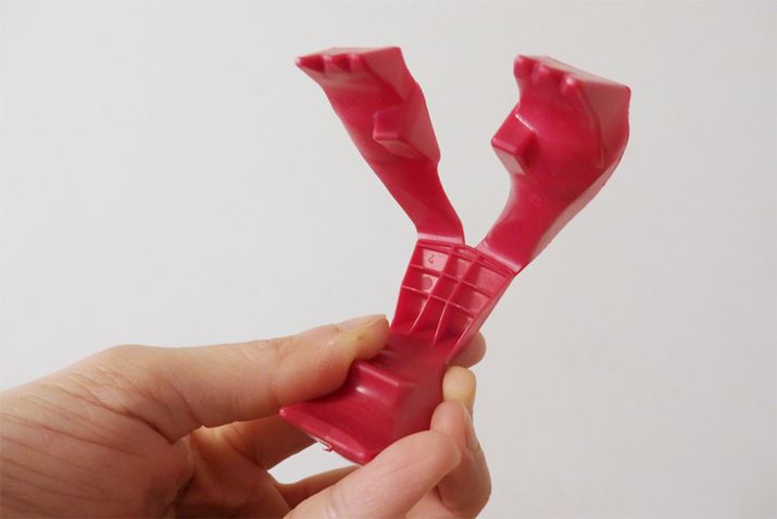 Y�̎���̖{�́B�U���K�j�݂����Ȍ`��ł�