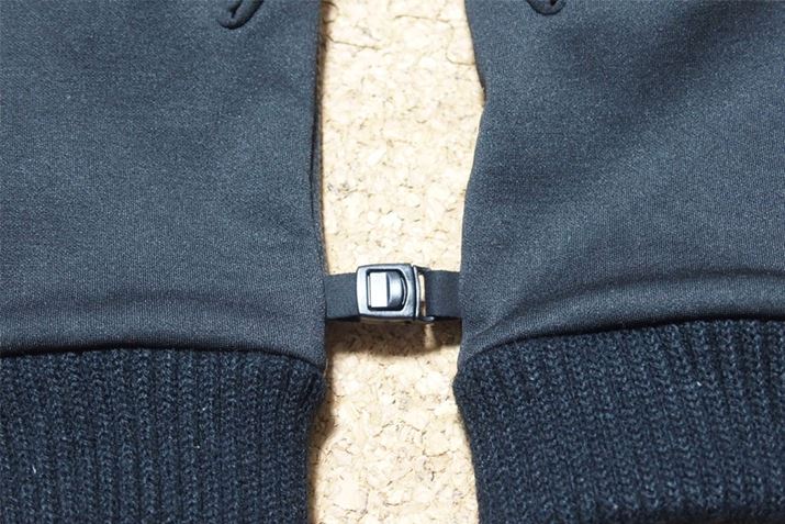 ẼO[uȂNbvĂ̂ŁAĂȂƂ͂ǂ炩ȂȂł݂܂