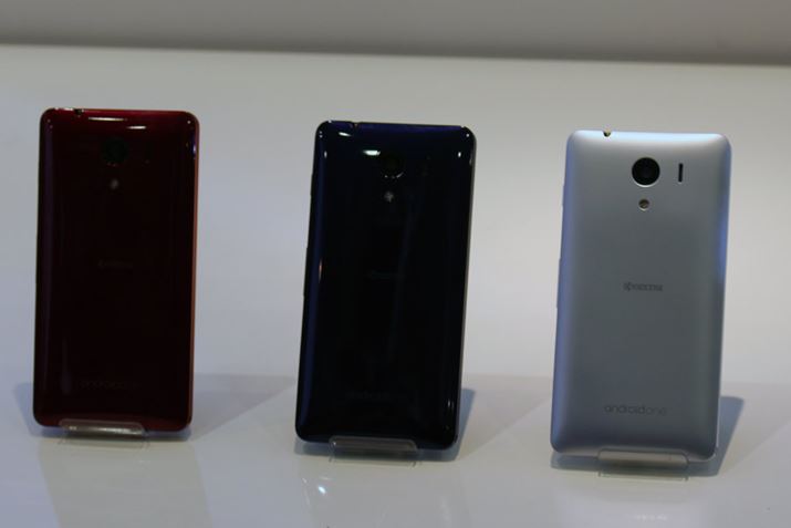 �J���[�o���G�[�V�����́A���b�h�A�l�C�r�[�A�z���C�g��3�F