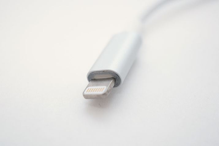 P[u̐[ɂLightningRlN^