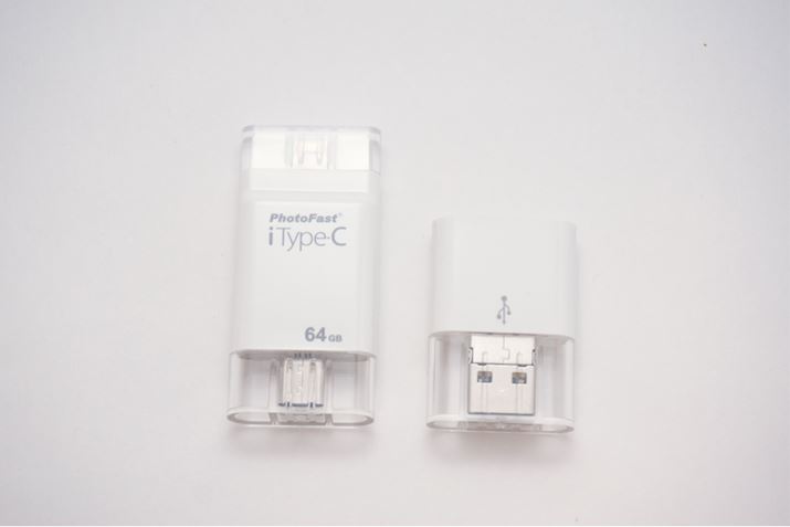 J2̃ACeoĂ܂BiType-C{́AEϊA_v^[ł