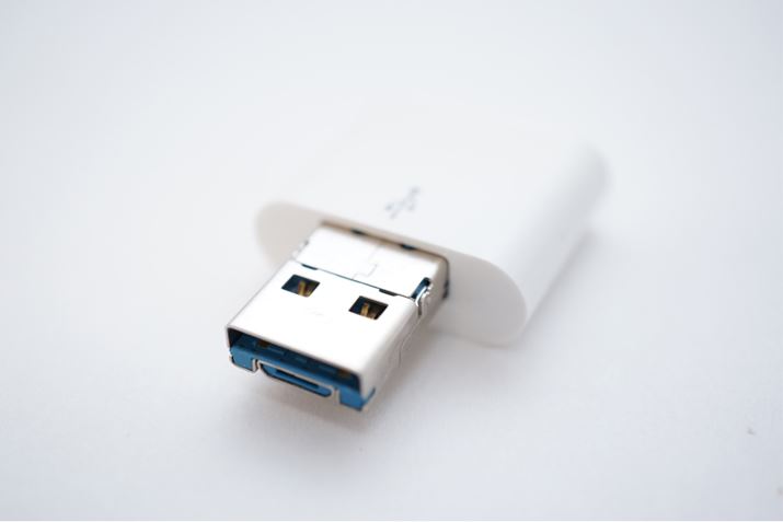 ɂ̓p\RɐڑłUSBRlN^ڂĂ܂