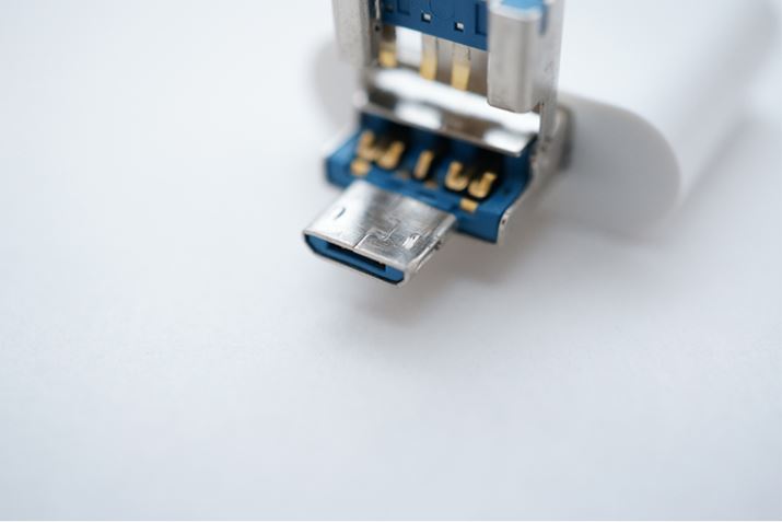 USBRlN^ɊJmicroUSBRlN^oBAndroidX}z̓R`ڑ