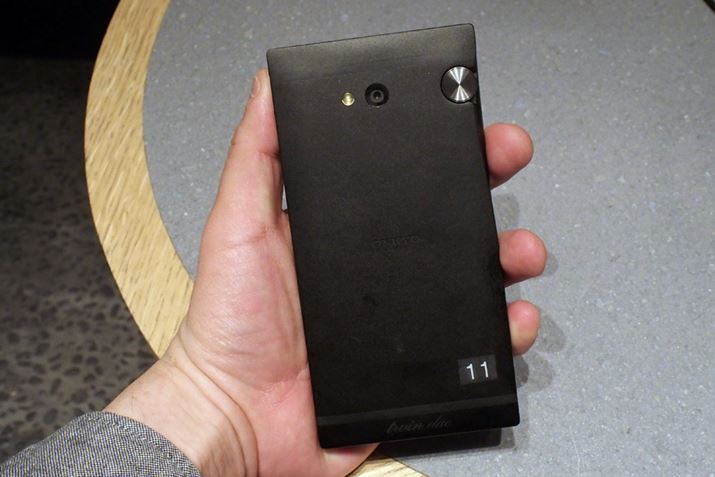 ⟑̂̓A~oBEɂ̂̓{[_C