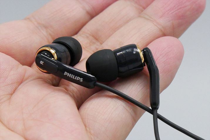 tBbvX̃Gg[NX̃Ji^CzuSHE9730vBSHE9700V[Ył4ڃfƂȂ