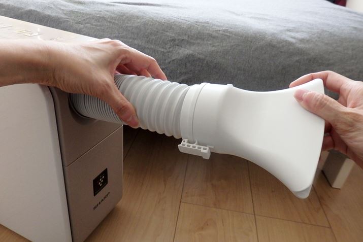 �z�c�����߂�̂ŁA�z�[�X�̐�[�Ɂu���C�h�����A�^�b�`�����g�v�����t���܂�