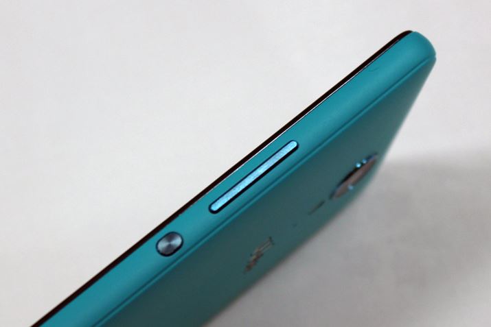 ���ʂ̃{�����[���Ɠd���{�^���B�J�`�b�Ƃ����N���b�N��������D�܂������슴�o