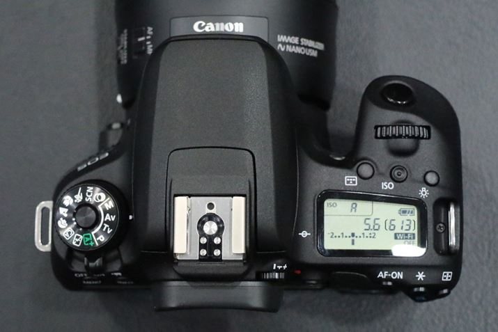 EOS 9000D͏ʂɃTutpl𓋍ڂȂǁA{iIȑ삪\