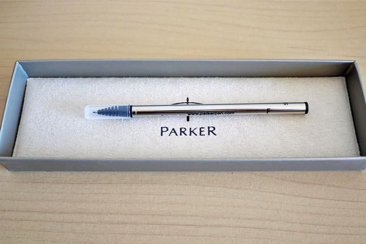 ����̓��t�B���Ƃ����ւ��c�ł��B�{�̂�1�{�t���Ă��܂�