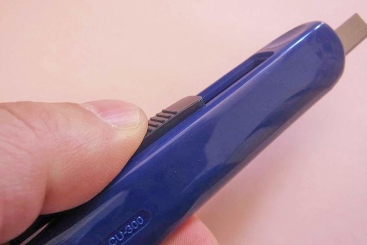 XC_[ʂłȂ㕔ɂ̂ŁAEǂ̎ŎgĂXC_[܂ɂȂ܂