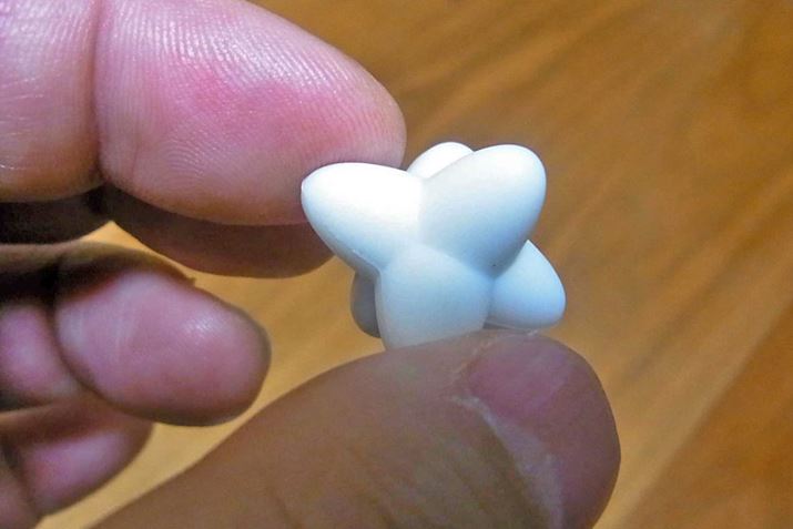 fނ̓VRBwŉ炢ł͌`͕ς炸A\ȍd܂