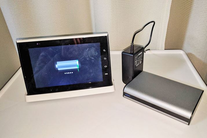 ACA_v^[ȂfoCX[dƂACo̓|[gg܂