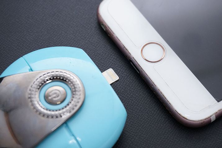 LightningRlN^iPhoneɐڑ܂